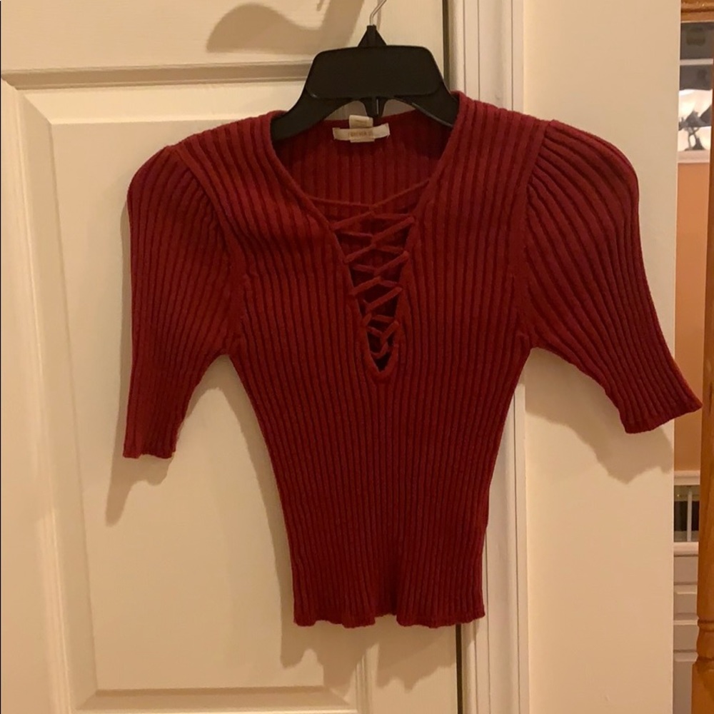 Red v neck cross cropped